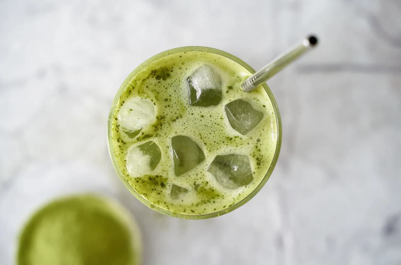 Jak smakuje matcha latte? Odkryj jego unikalny smak i aromat