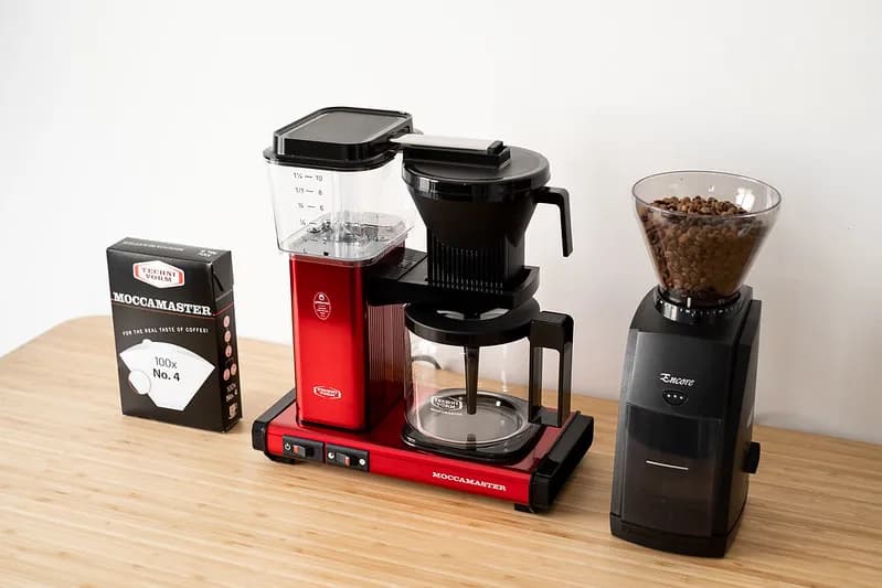 Jaki młynek do kawy wybrać, by poprawić smak napoju?